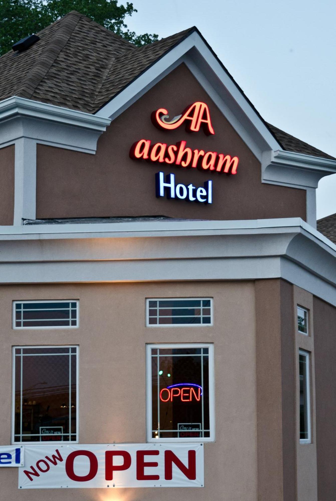 Aashram Hotel By Niagara River Niagara Falls Exterior photo