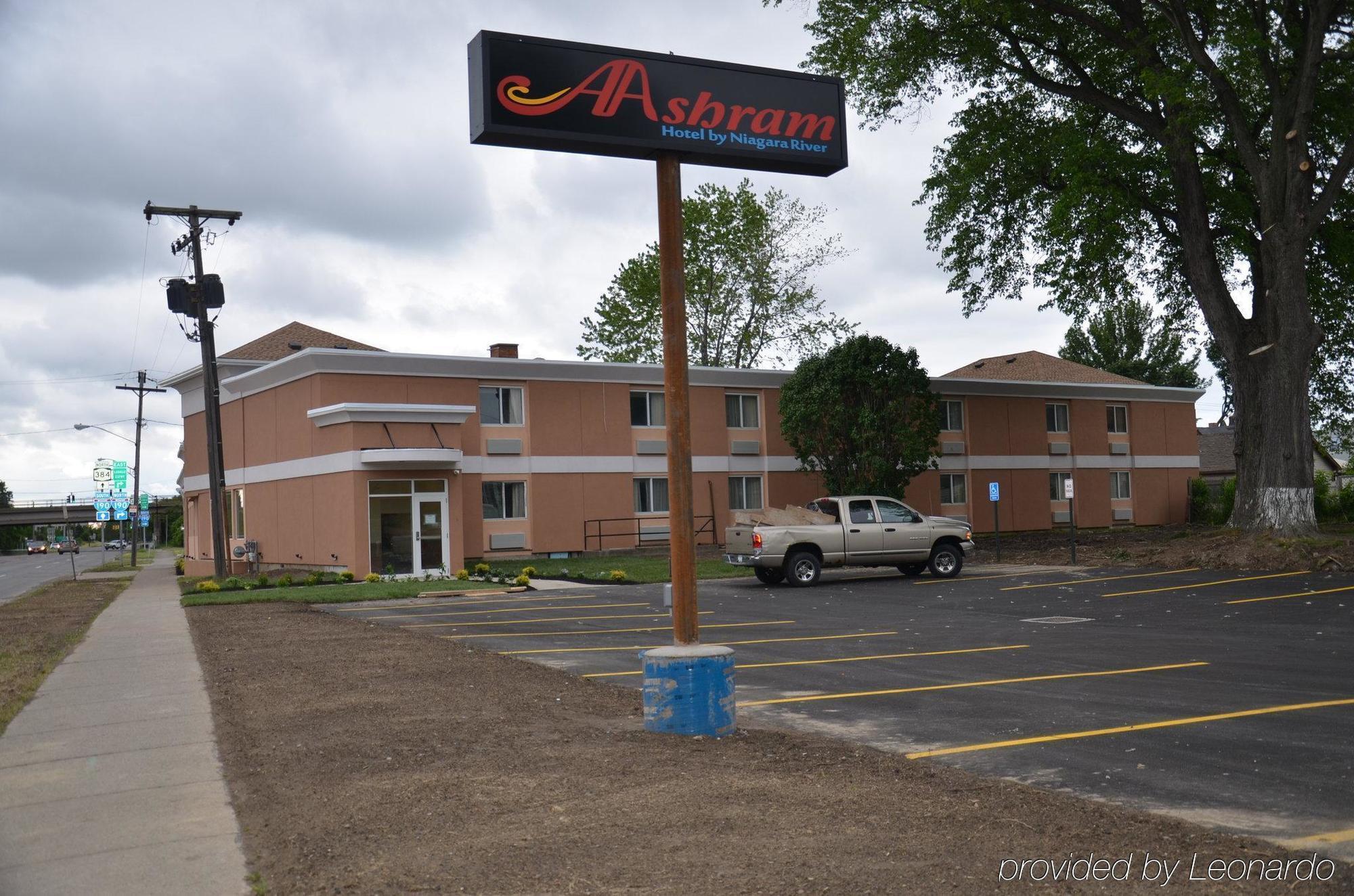 Aashram Hotel By Niagara River Niagara Falls Exterior photo